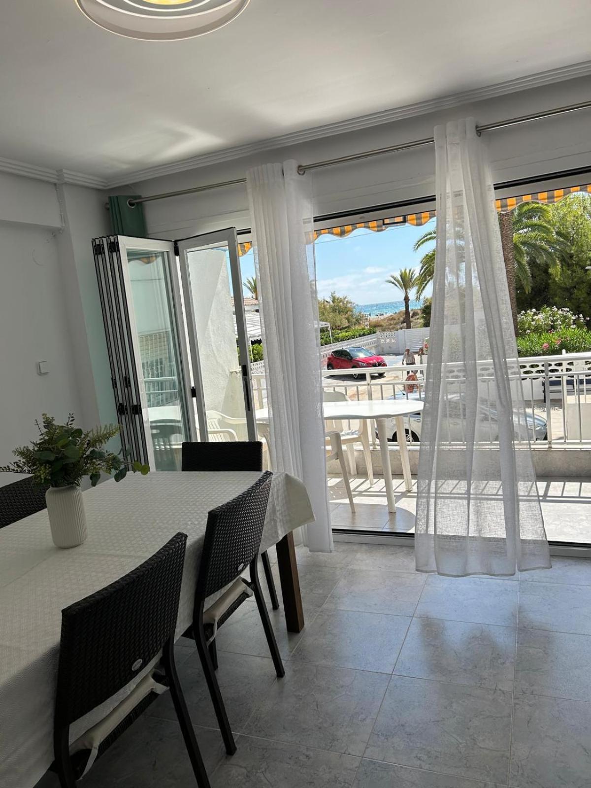 Sea View Apartment, First Line On The Beach, Remote Work Канет-де-Беренгер Экстерьер фото